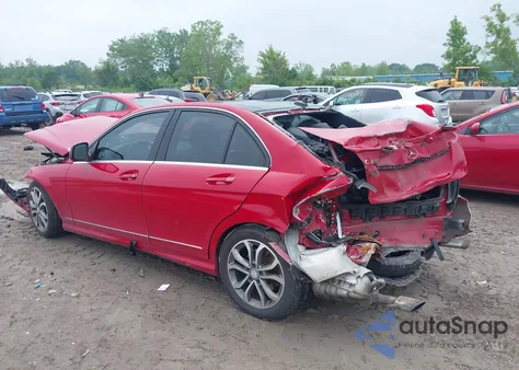 2008 Mercedes-Benz C 350 Sport z USA, uszkodzony, nr VIN WDDGF56X78F163337